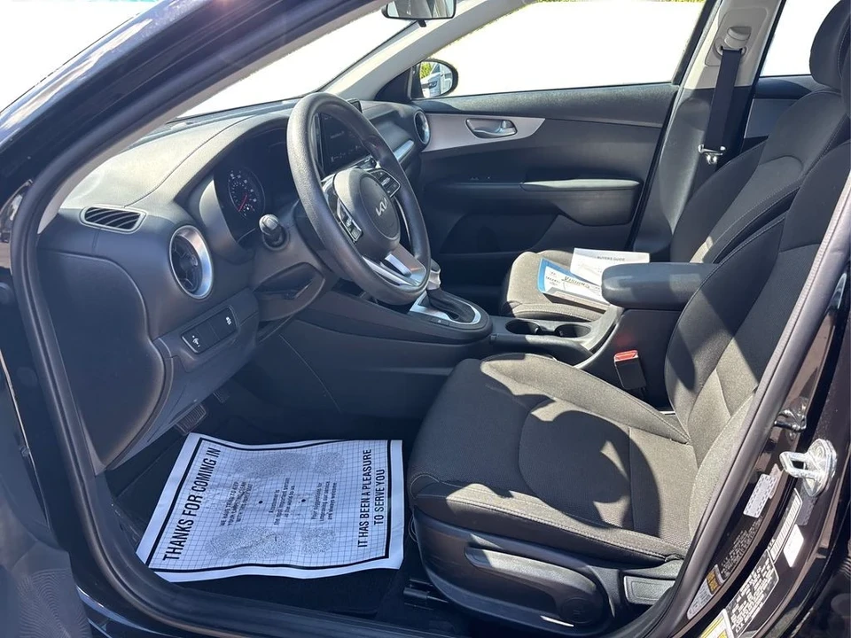 2022 Kia Forte - Image 9 of 12