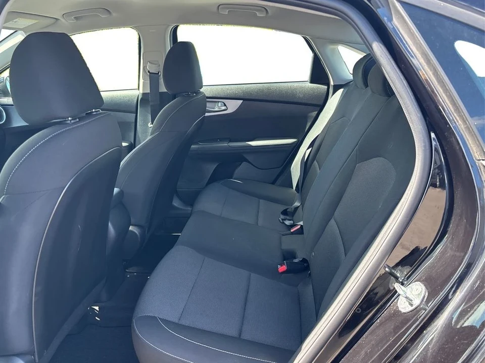 2022 Kia Forte - Image 10 of 12