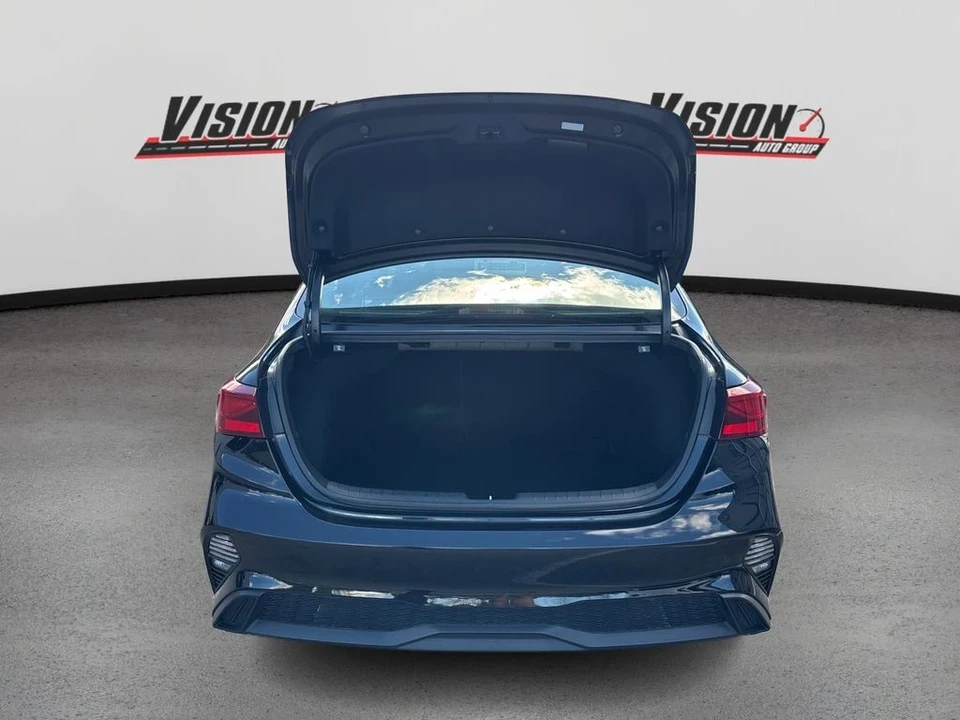 2022 Kia Forte - Image 11 of 12