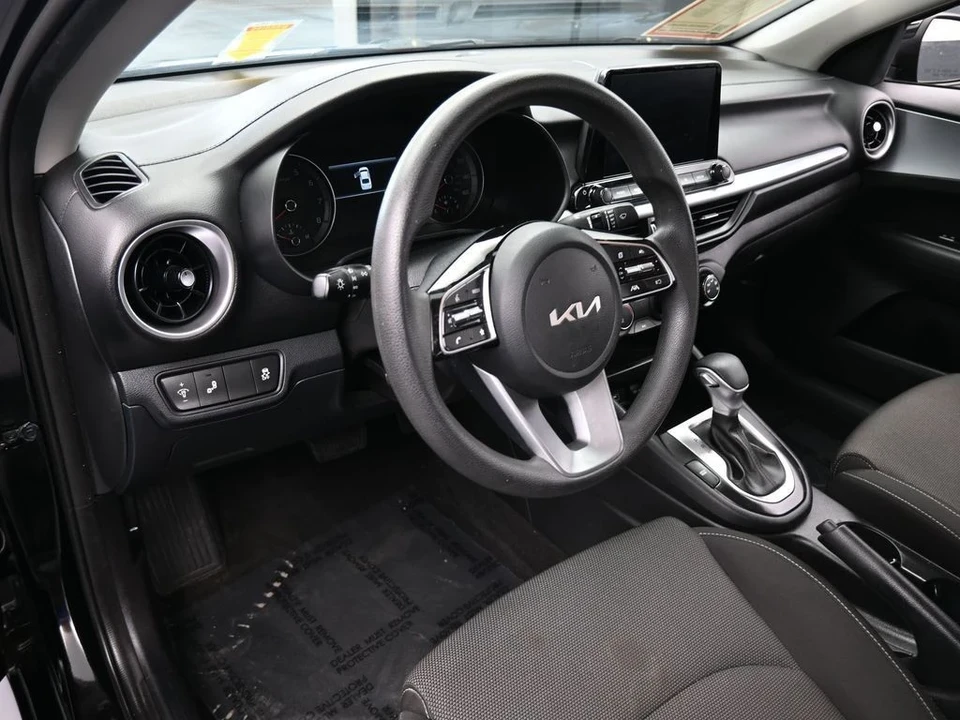 2022 Kia Forte - Image 10 of 12