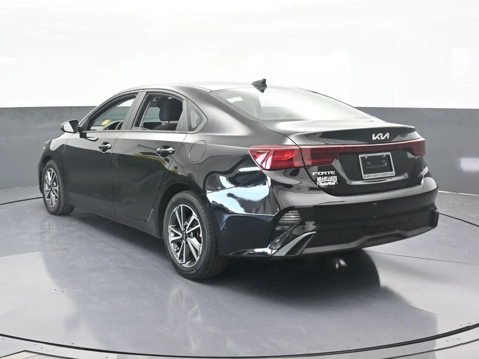 2022 Kia Forte - Image 4 of 12