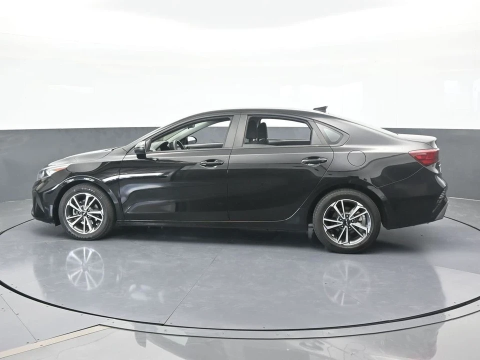 2022 Kia Forte - Image 3 of 12