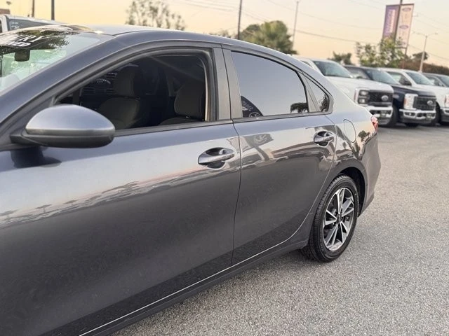 2022 Kia Forte - Image 9 of 12