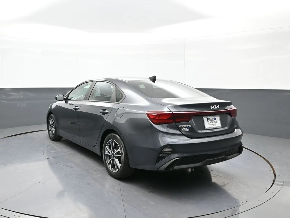 2022 Kia Forte - Image 8 of 12