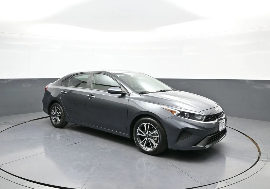 2022 Kia Forte - Image 4 of 12