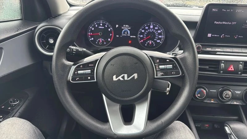 2022 Kia Forte - Image 10 of 12