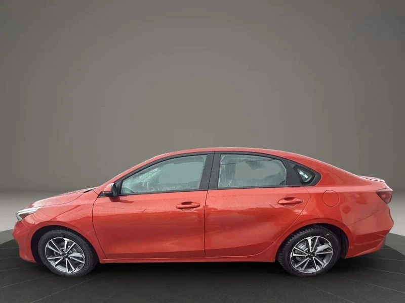 2022 Kia Forte - Image 8 of 12