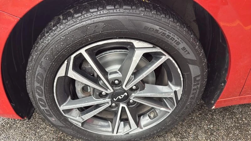 2022 Kia Forte - Image 9 of 12
