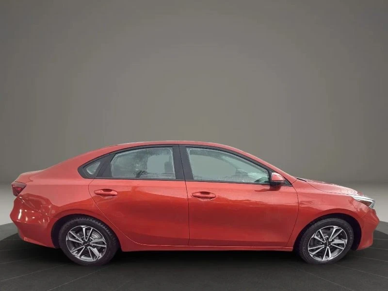 2022 Kia Forte - Image 4 of 12