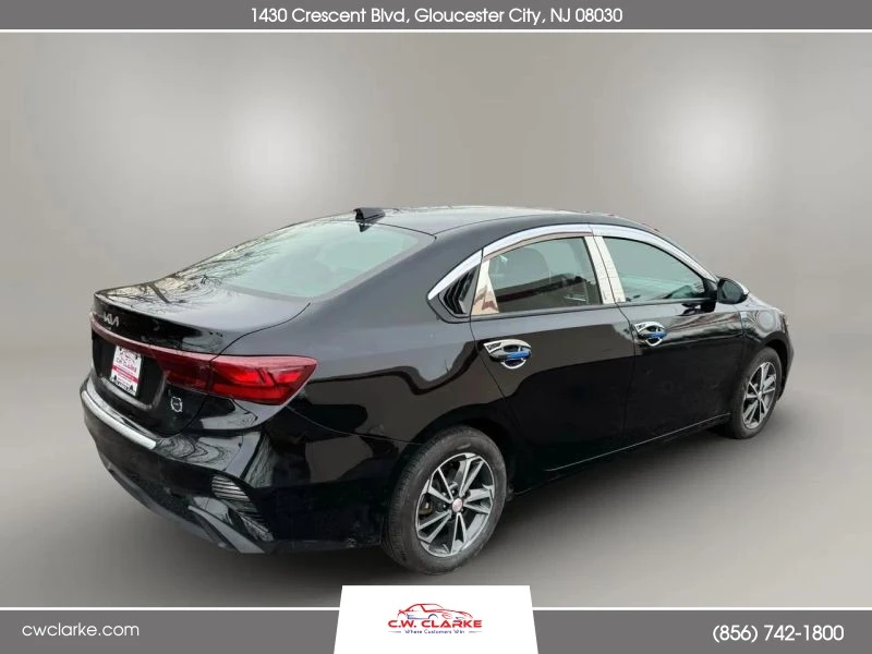 2022 Kia Forte - Image 5 of 12