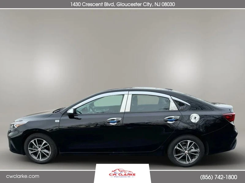 2022 Kia Forte - Image 8 of 12