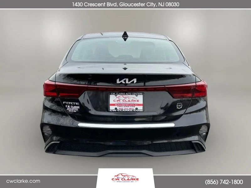 2022 Kia Forte - Image 6 of 12