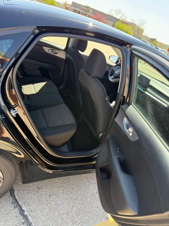 2022 Kia Forte - Image 5 of 11