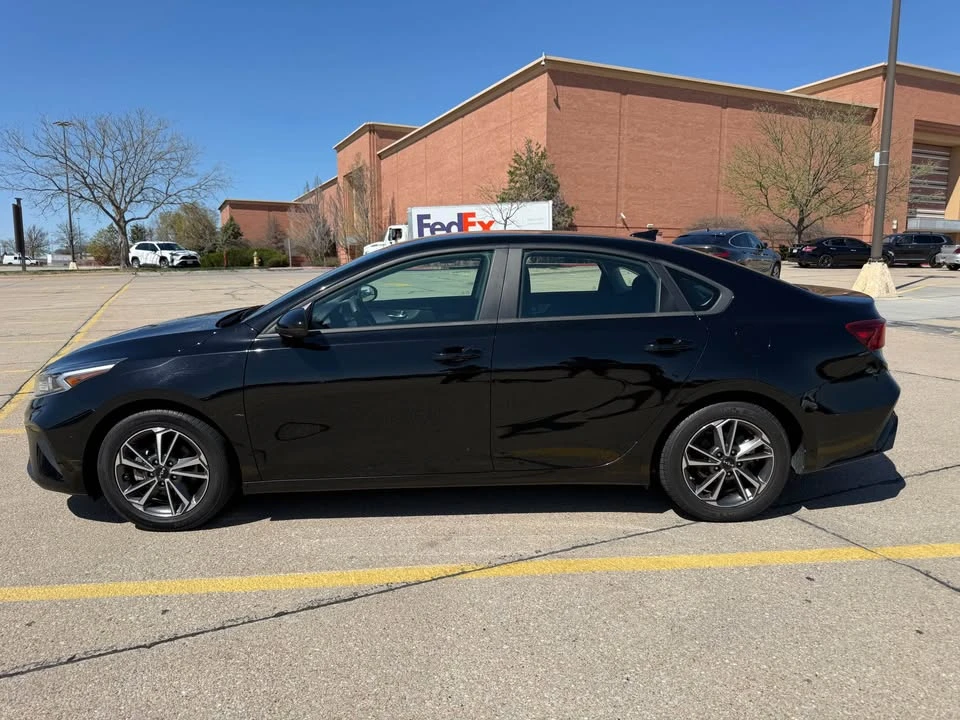 2022 Kia Forte - Image 10 of 11