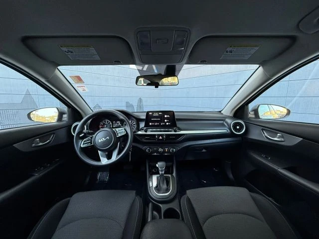 2022 Kia Forte - Image 17 of 21