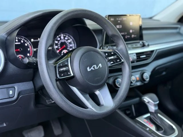 2022 Kia Forte - Image 18 of 21