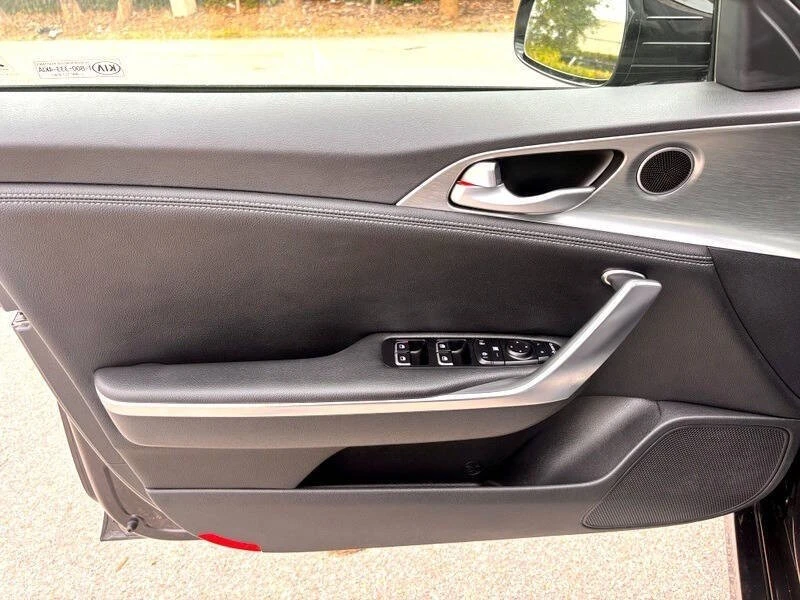 2022 Kia Stinger GT - Image 13 of 21