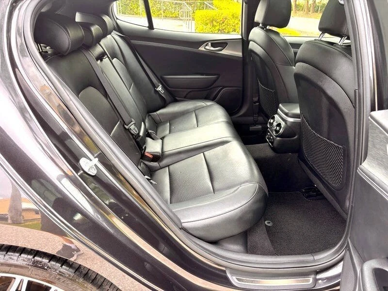 2022 Kia Stinger GT - Image 16 of 21