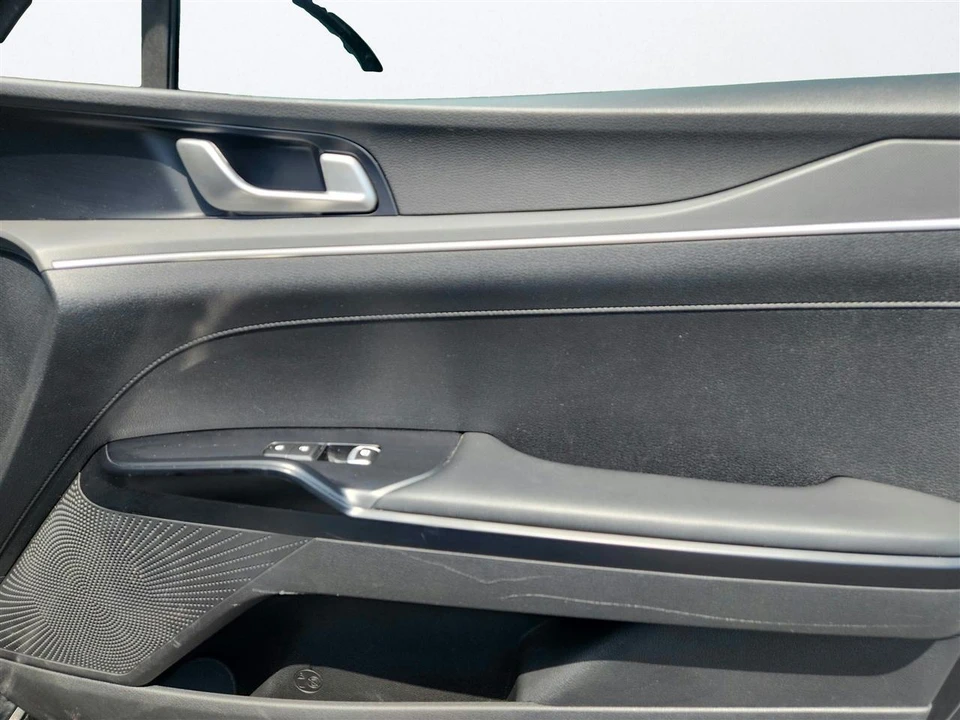 2022 Kia Optima/K5 - Image 23 of 29