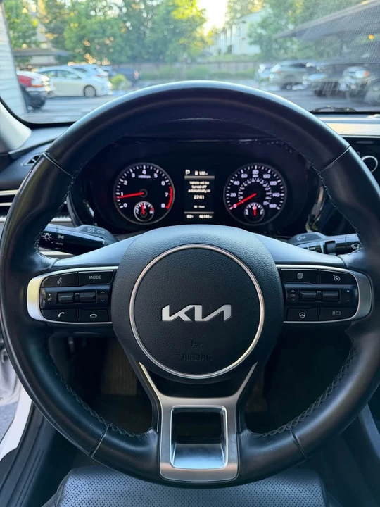 2022 Kia Optima/K5 - Image 9 of 10