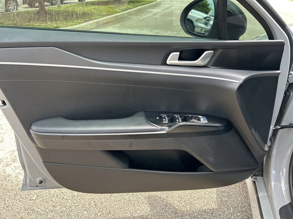 2022 Kia Optima/K5 - Image 11 of 12