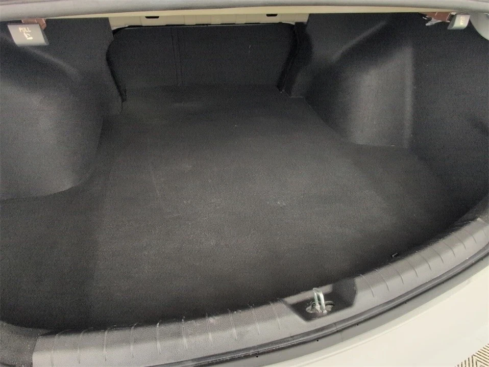 2022 Kia Optima/K5 - Image 10 of 12