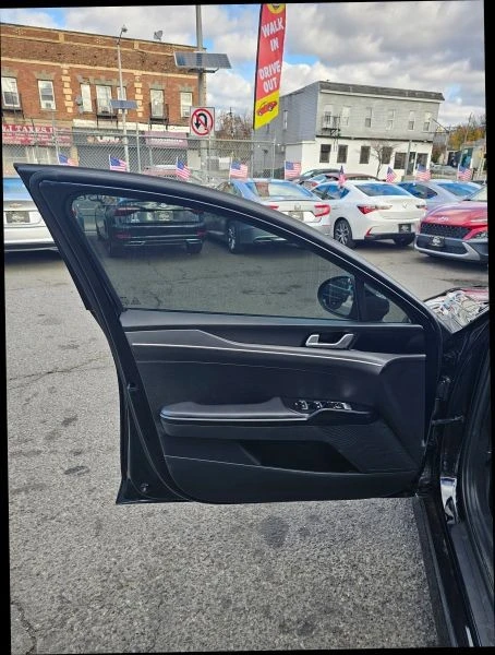 2022 Kia Optima/K5 - Image 11 of 12