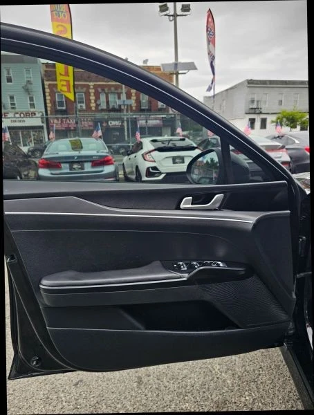 2022 Kia Optima/K5 - Image 9 of 12