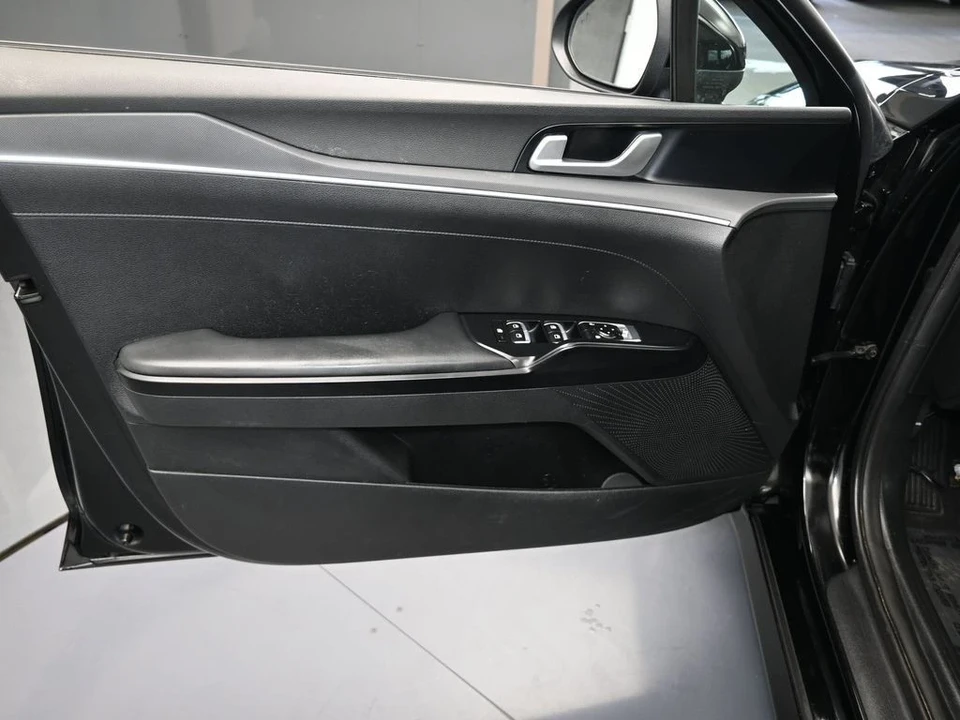 2022 Kia Optima/K5 - Image 11 of 12