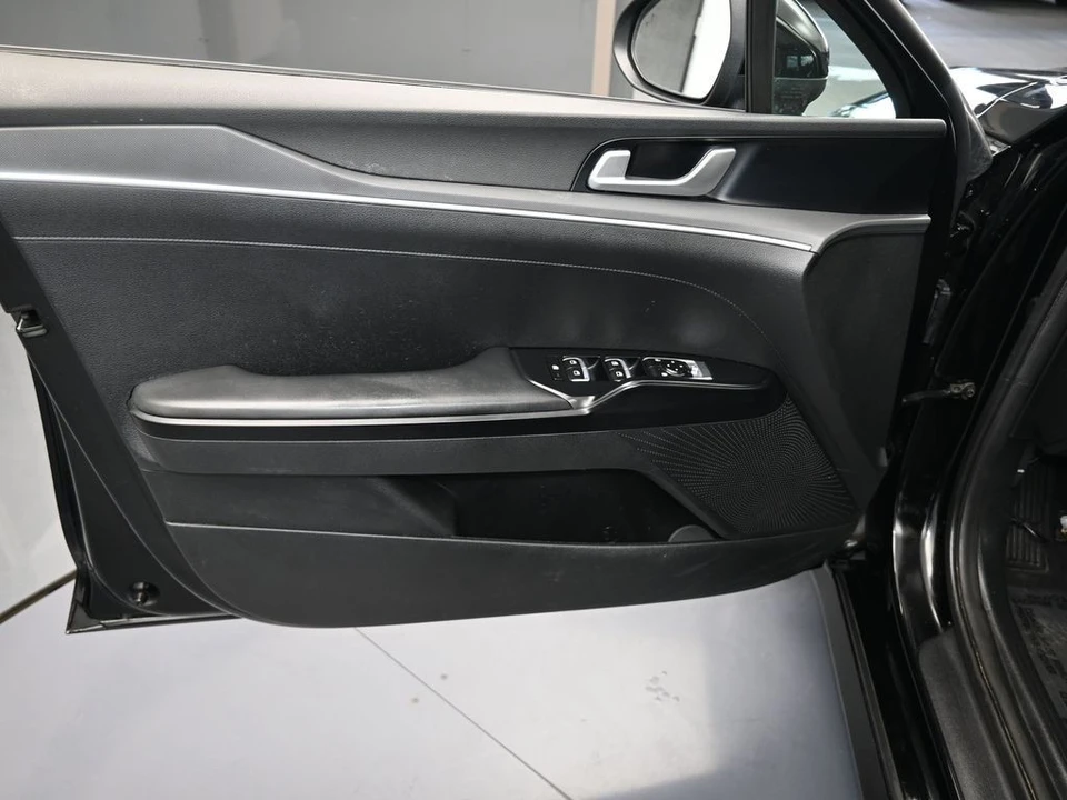 2022 Kia Optima/K5 - Image 11 of 12