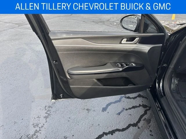 2022 Kia Optima/K5 - Image 10 of 12
