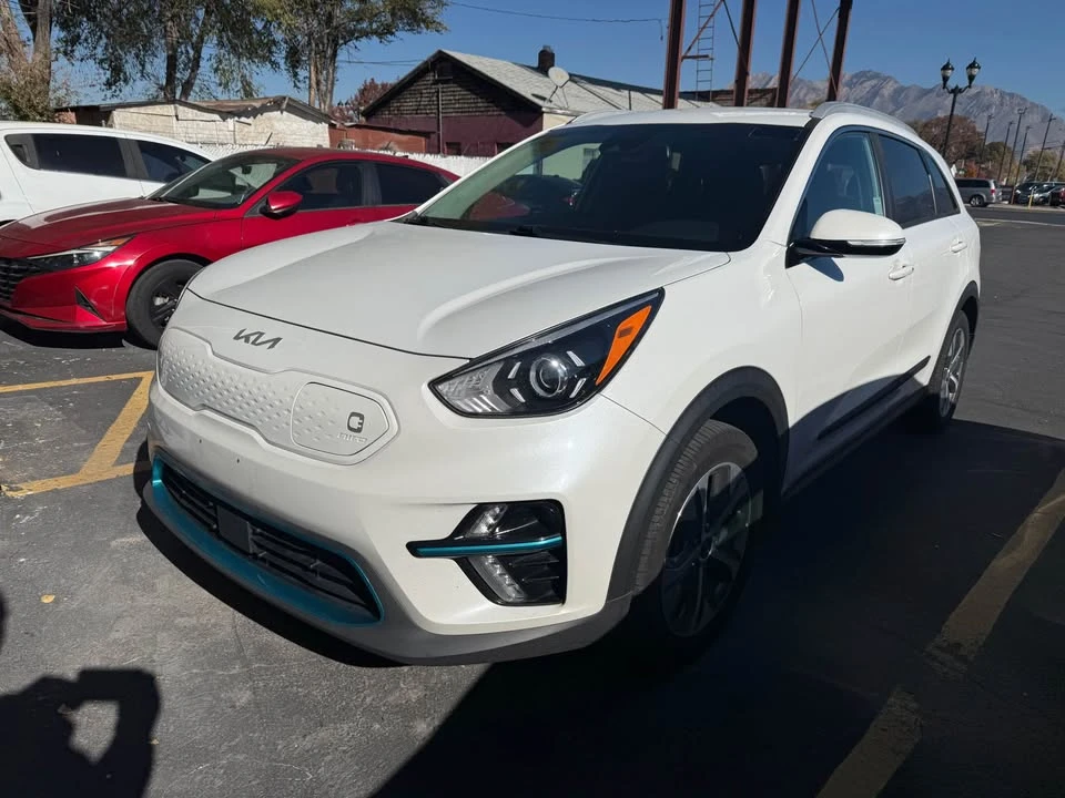 2022 Kia Niro - Image 2 of 8