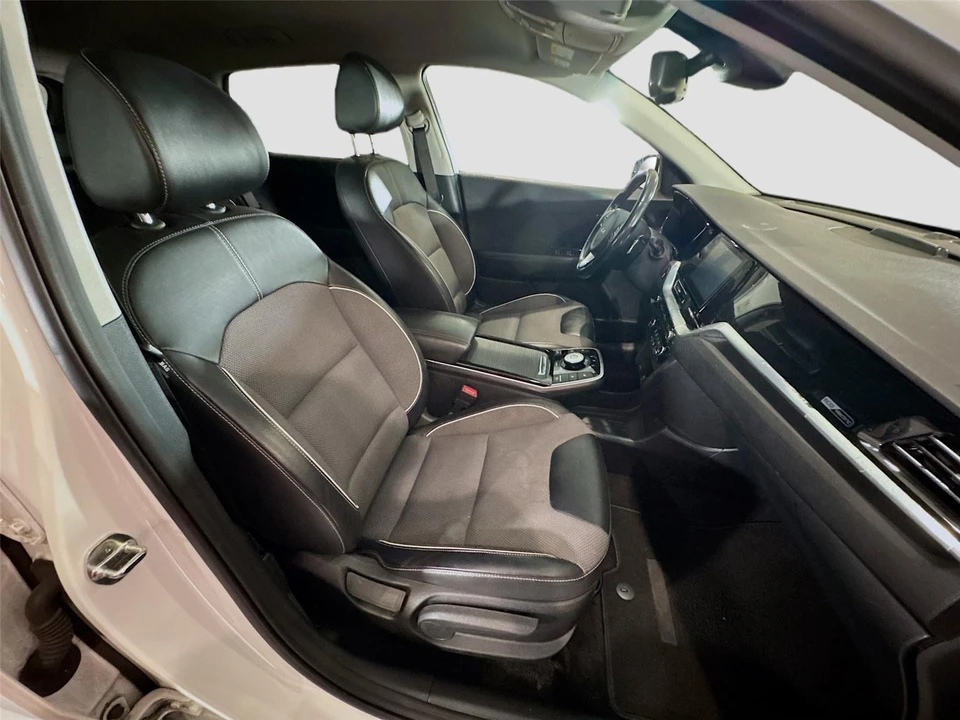 2022 Kia Niro - Image 14 of 16