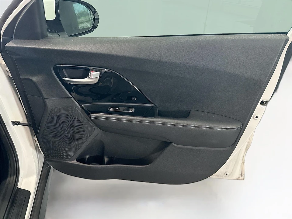 2022 Kia Niro - Image 16 of 16