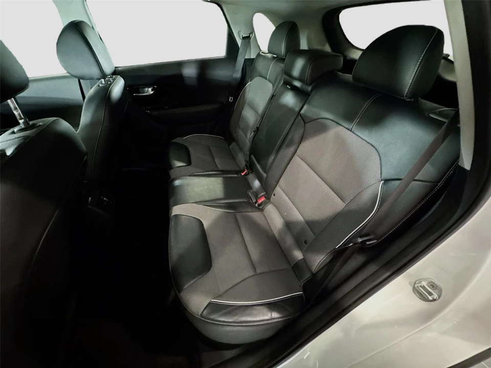 2022 Kia Niro - Image 12 of 16