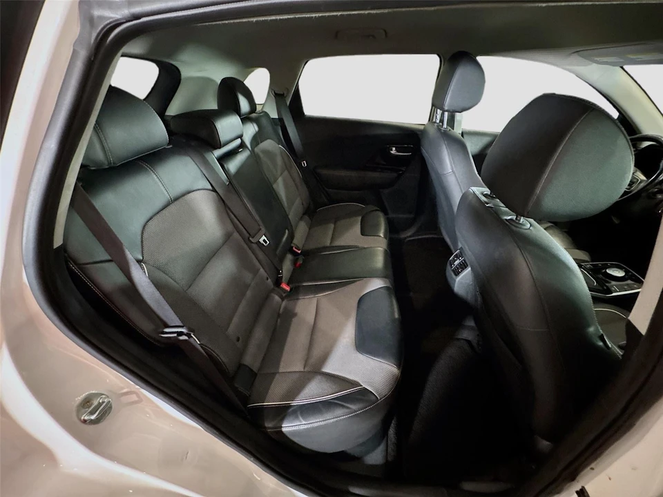 2022 Kia Niro - Image 13 of 16