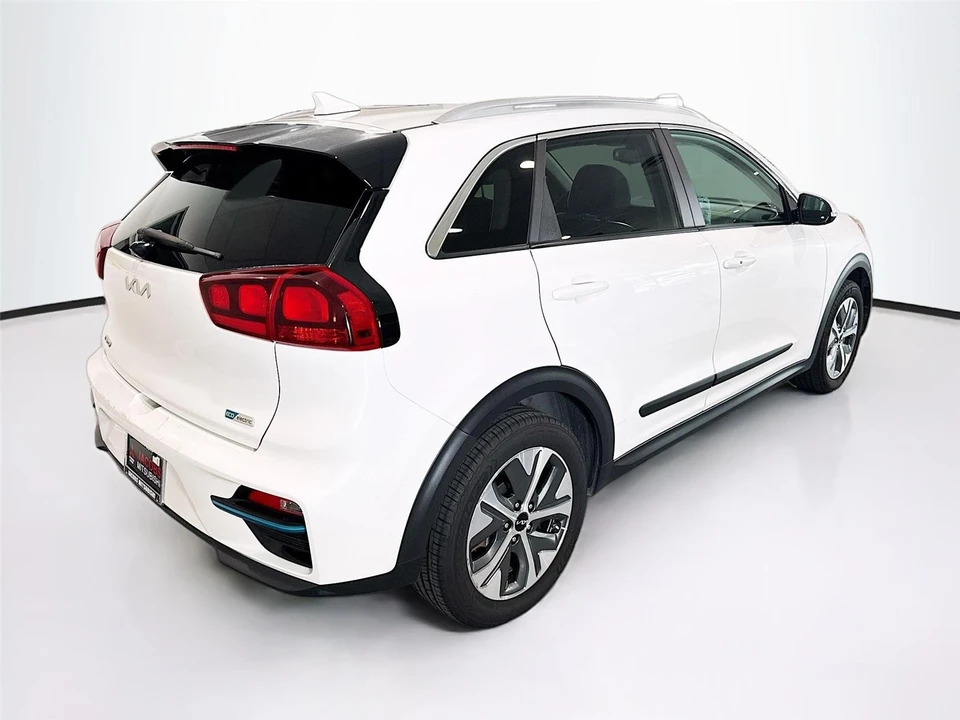2022 Kia Niro - Image 5 of 16