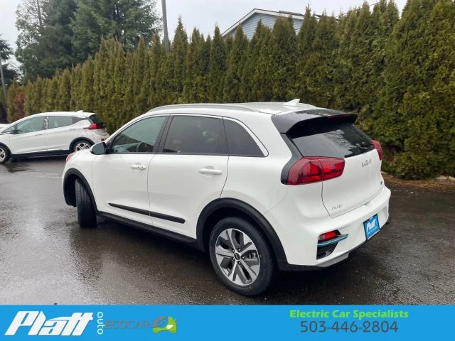 2022 Kia Niro - Image 8 of 12
