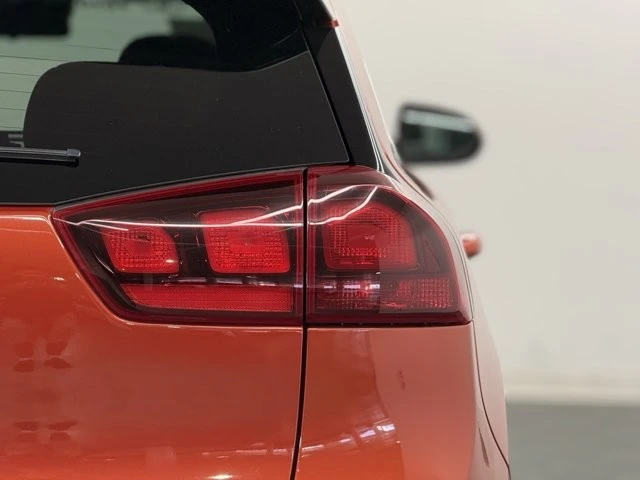 2022 Kia Niro - Image 7 of 12