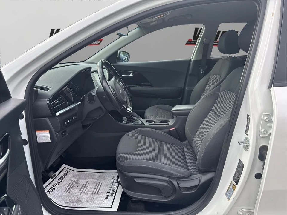 2022 Kia Niro - Image 9 of 12