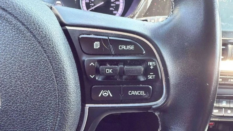 2022 Kia Niro - Image 11 of 12