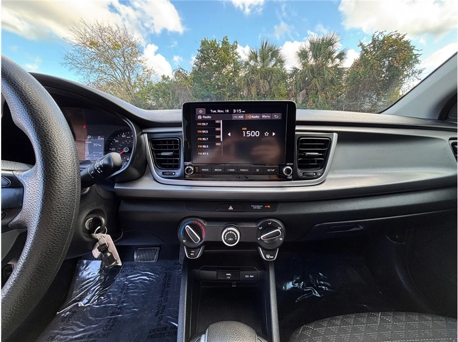 2022 Kia Rio - Image 11 of 21