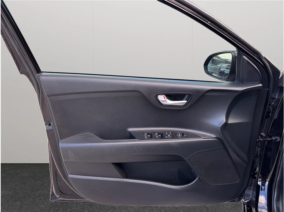 2022 Kia Rio - Image 14 of 21