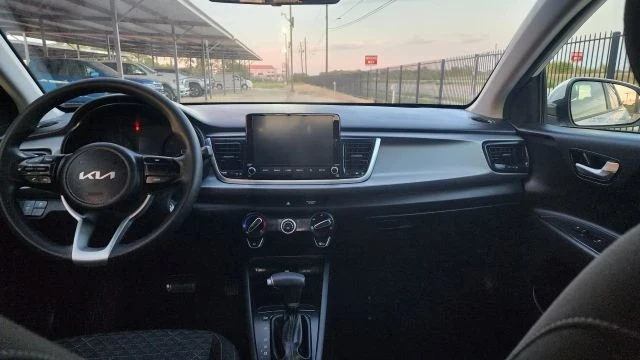 2022 Kia Rio - Image 17 of 21