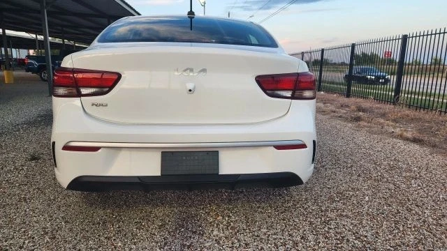 2022 Kia Rio - Image 9 of 21