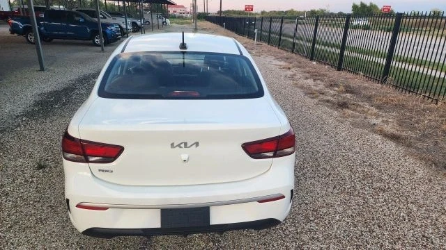 2022 Kia Rio - Image 8 of 21