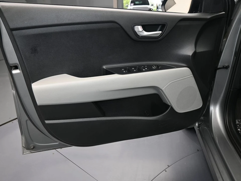 2022 Kia Rio - Image 11 of 12