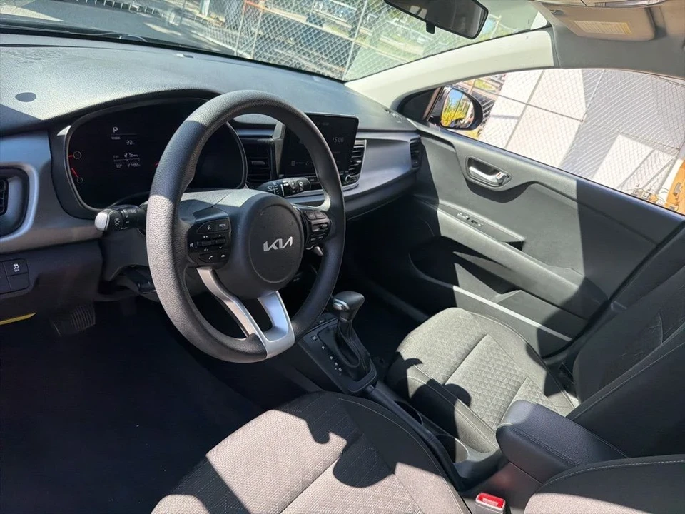 2022 Kia Rio - Image 9 of 12