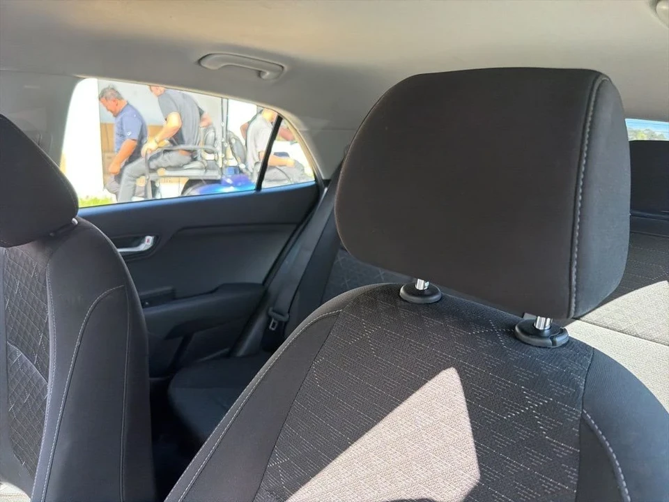2022 Kia Rio - Image 10 of 12