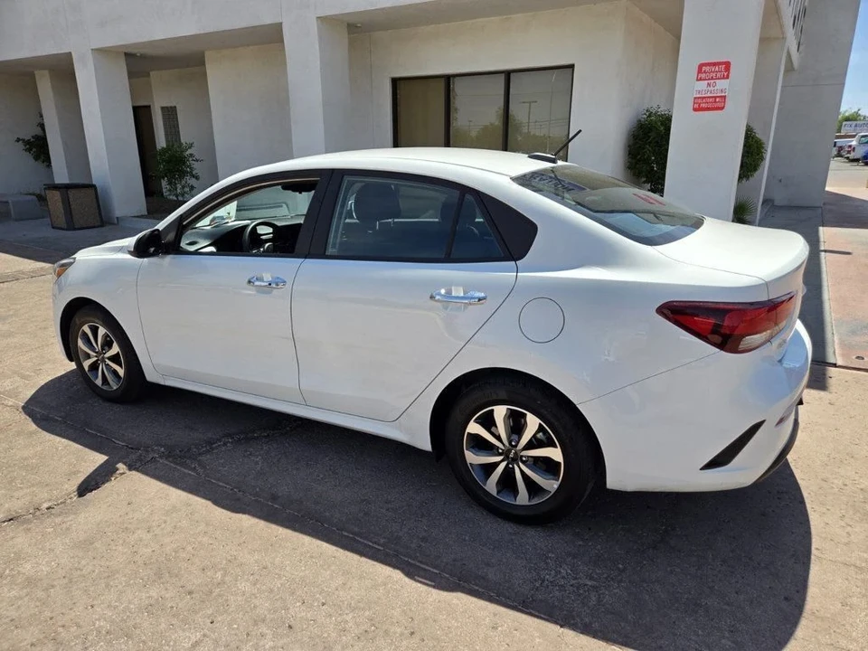 2022 Kia Rio - Image 2 of 12